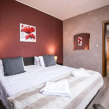 Paradise In The Mountain * Banszko