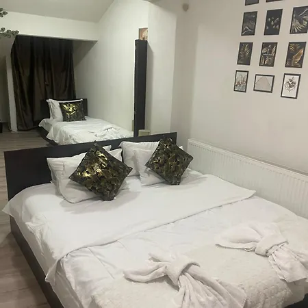 Paradise In The Mountain * Banszko