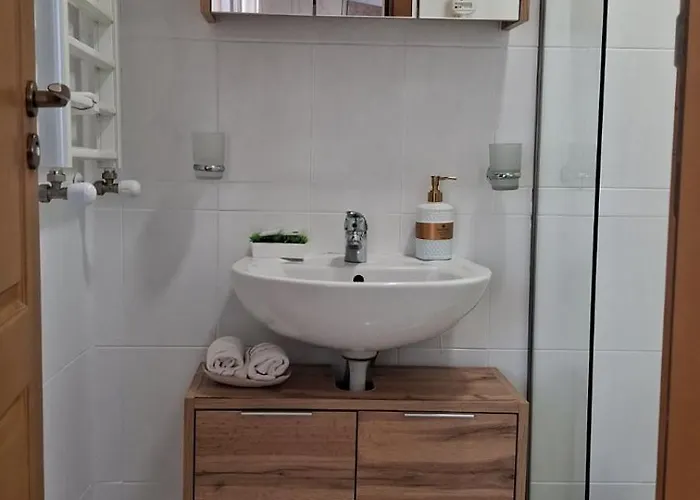 Paradise In The Mountain * بانسكو