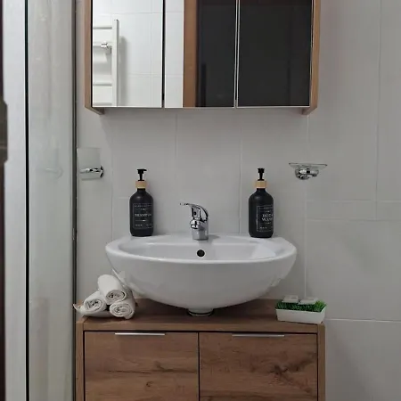 Paradise In The Mountain *