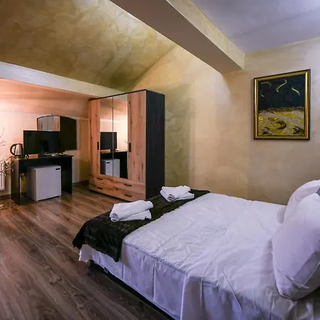 Family Lift Hotel