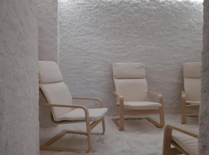 Отель Paradise In The Mountain *